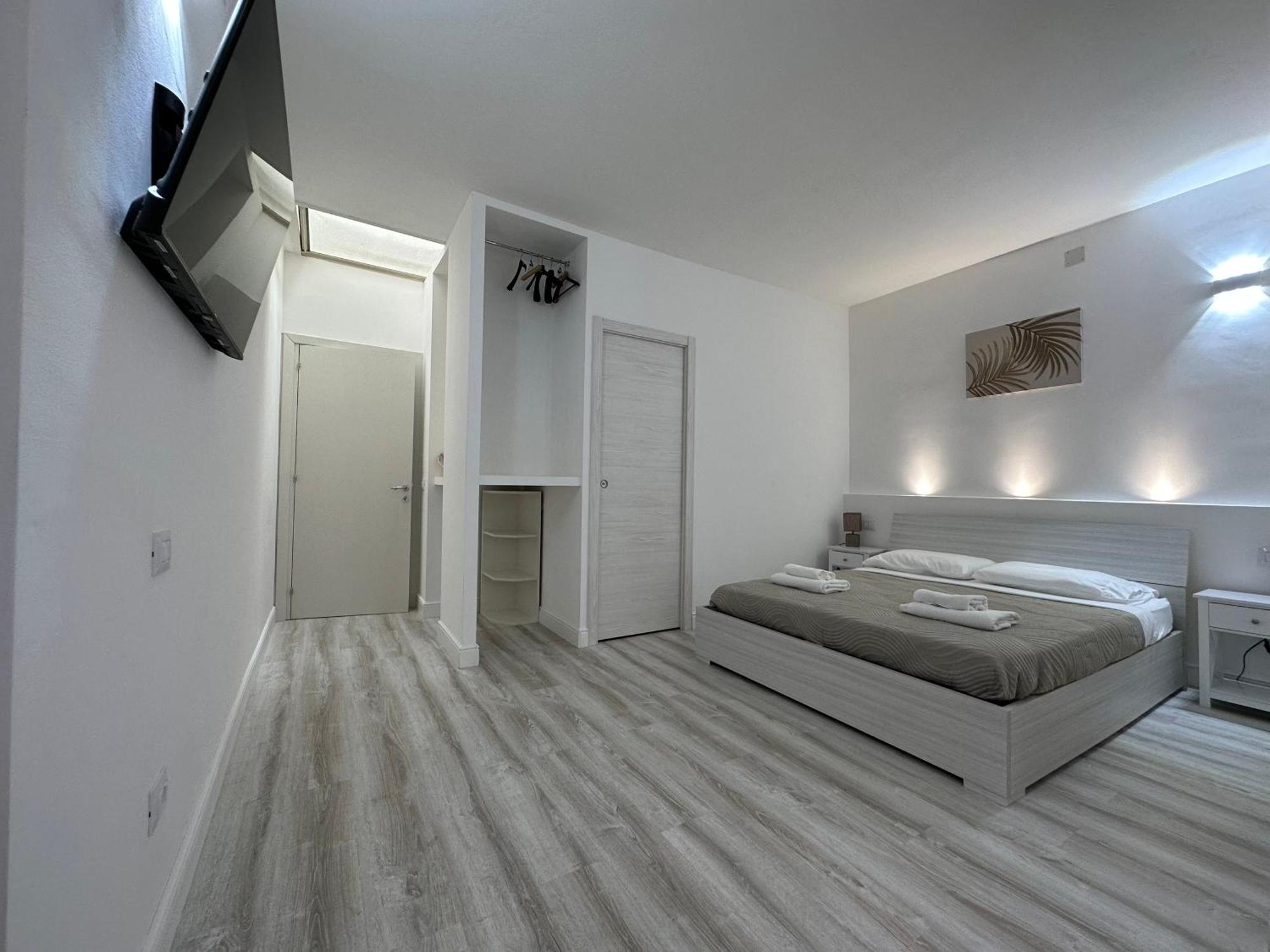 Cagliariparadiseapartment It Marina Bagian luar foto